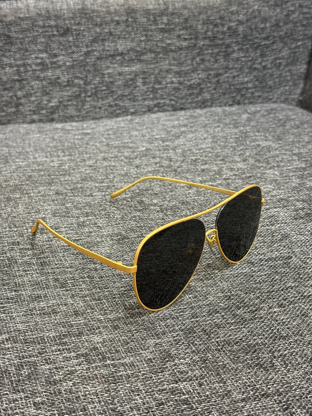 Aviator sunglasses titanium body