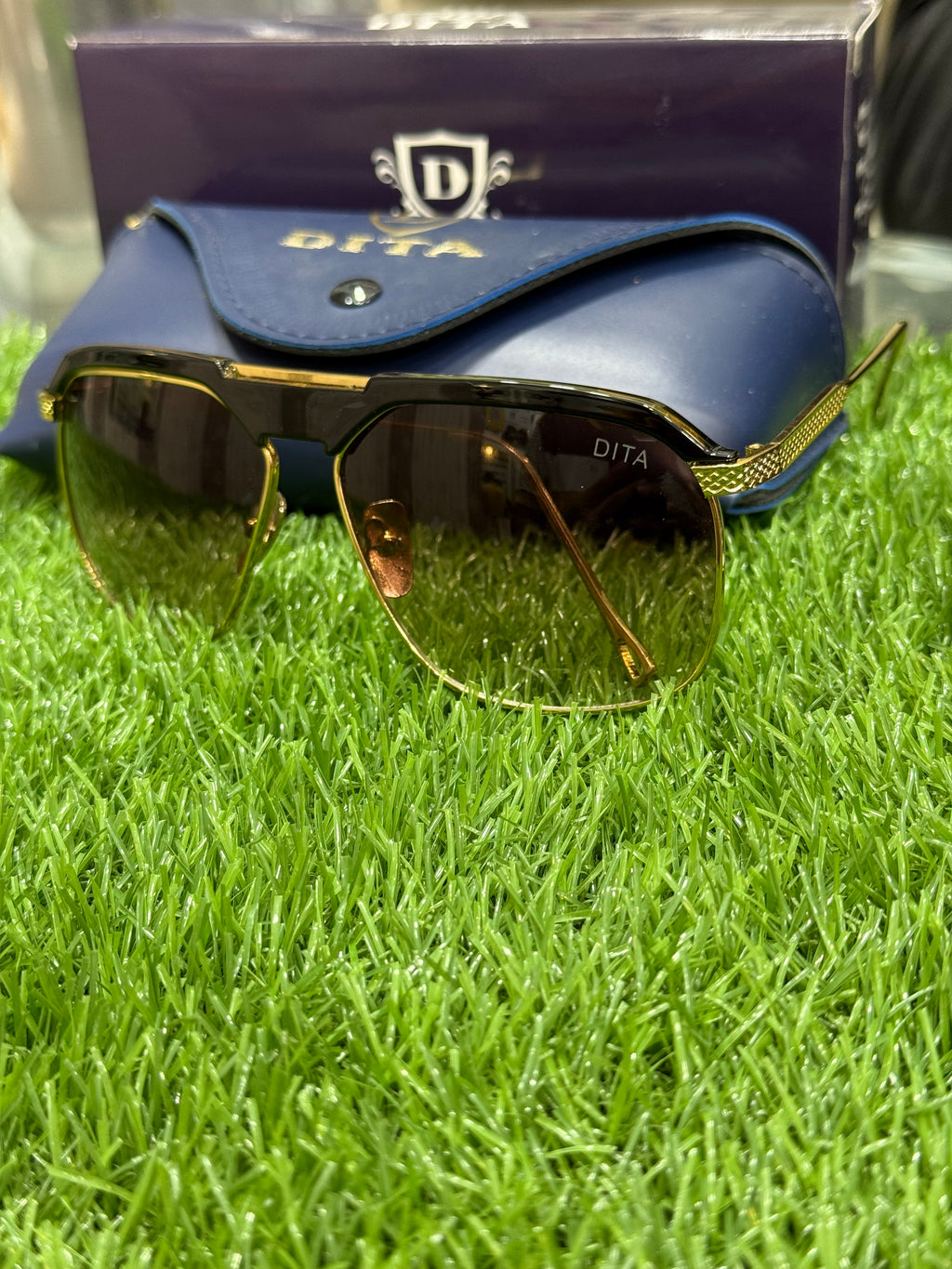 Dita frameless