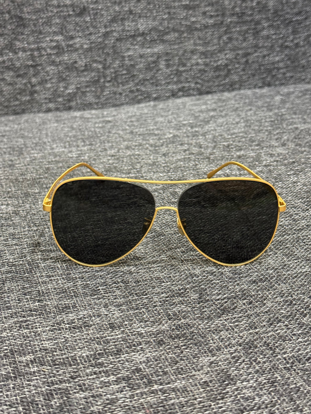Aviator sunglasses titanium body