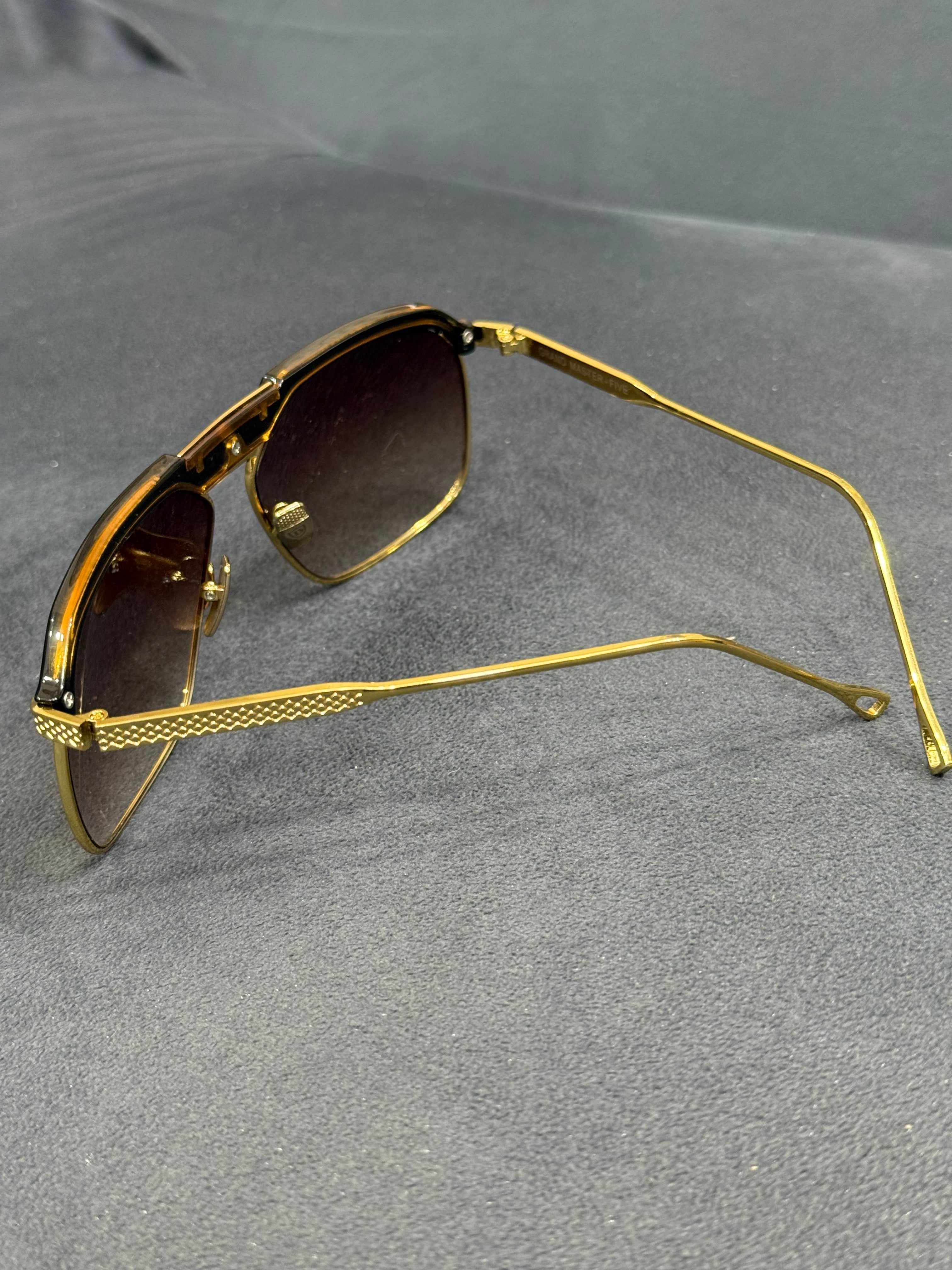 Dita frameless