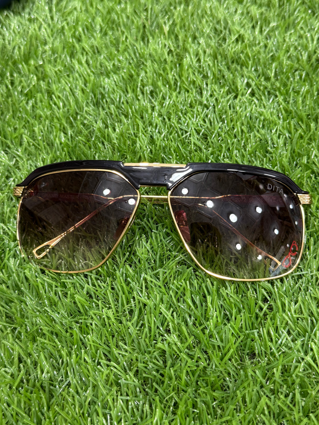 Dita frameless